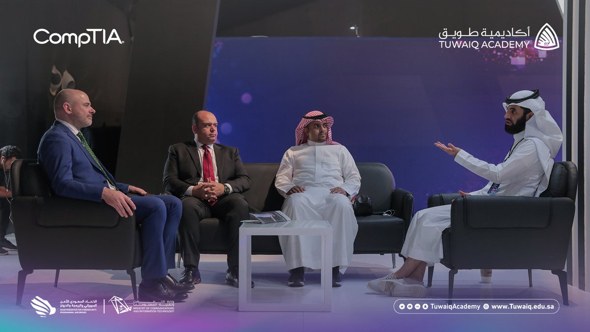 TuwaiqAcademy's tweet photo. لقاء ممثلي @CompTIA في جناح أكاديمية طويق ضمن مؤتمر #ليب23 https://t.co/32YTioZwZP