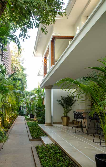 societyindesign's tweet photo. Reincarnation is a fascinating theory. It fuels the idea that a 'fresh start' is actually possible. Keeping this in mind, @studiolotus_in has lent a new lease of life to the Lutyens' bungalow by remodeling it to suit the client’s contemporary lifestyle. 
https://t.co/OFNiozYosh https://t.co/MznInvlehY