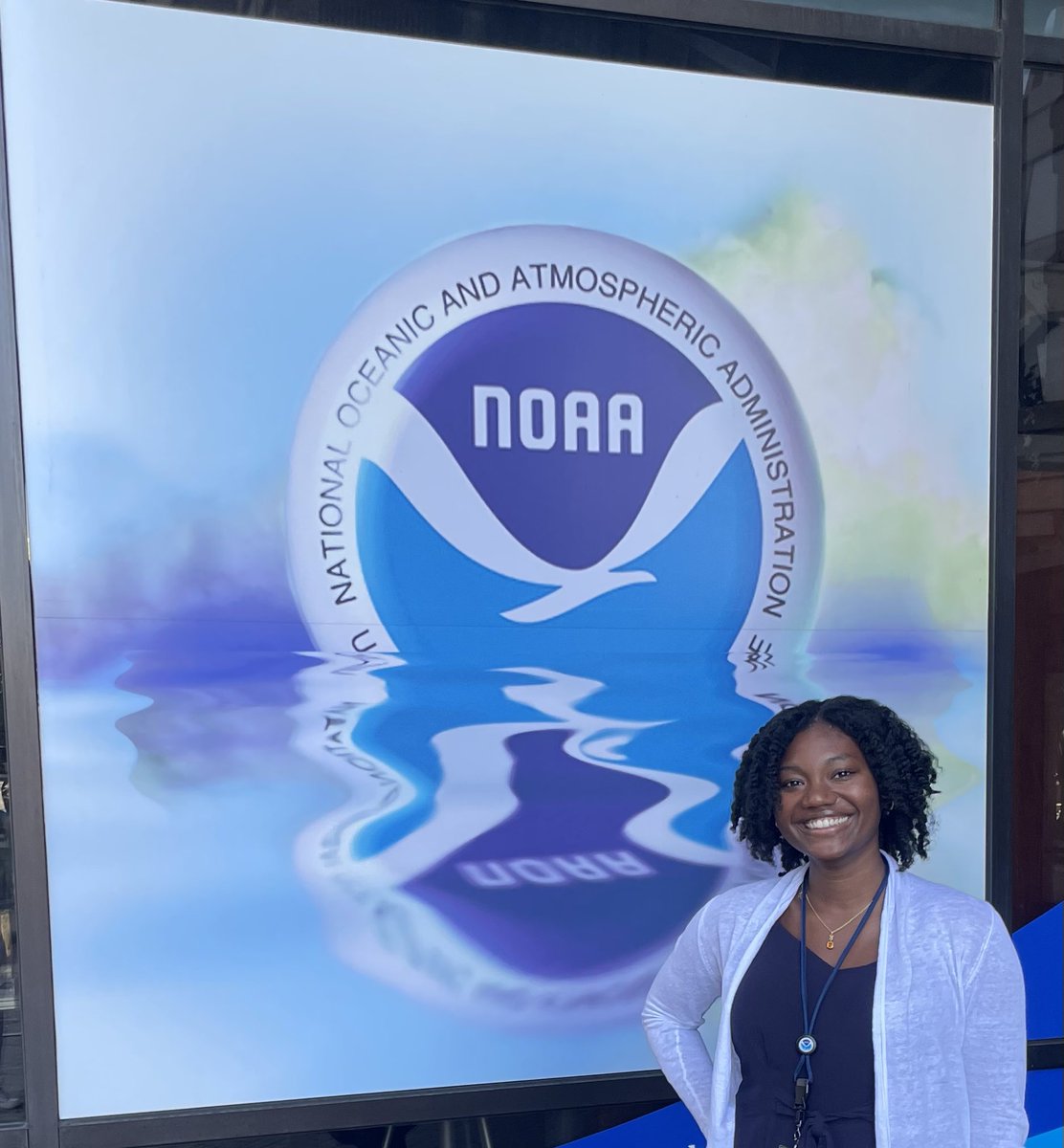 ambersballoons's tweet photo. Happy one year to me 🥳🤓 I’m looking forward to all of the opportunities to continue improving and communicating earth, atmospheric, and climate sciences through @GroundswellDC and @NOAA @NOAAClimate. #scicomm #wxtwitter #climate https://t.co/CYrccmzQdW