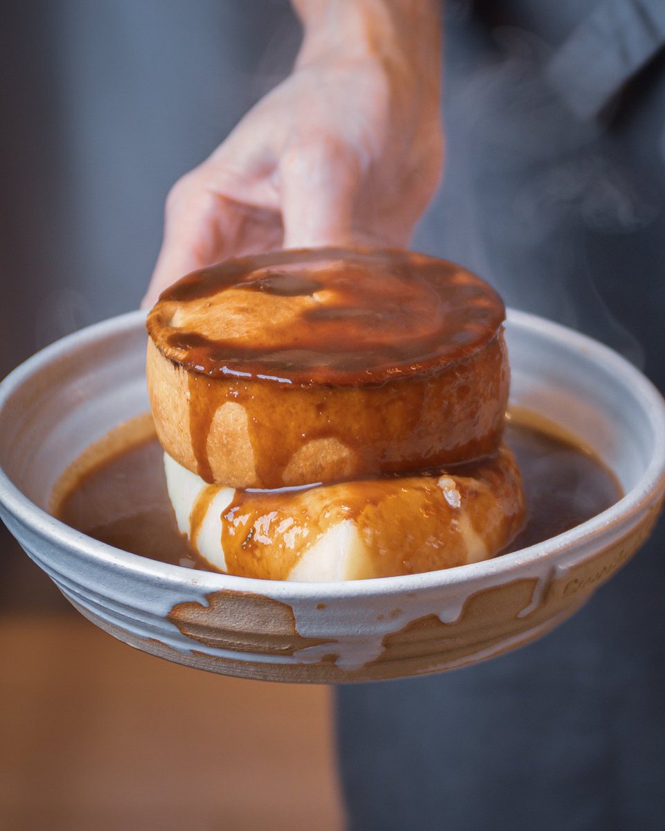 KampusMCR's tweet photo. SURPRISE!!! 🥧

The mighty @greatnorthpieco will be joining our neighbourhood on February 27th 🥳. 

We’re buzzing to introduce them to our community and bring you some proper northern pies 🤤 

Open to the public and of course, our lucky residents. See you on the 27th? https://t.co/zaNvxr4zCn