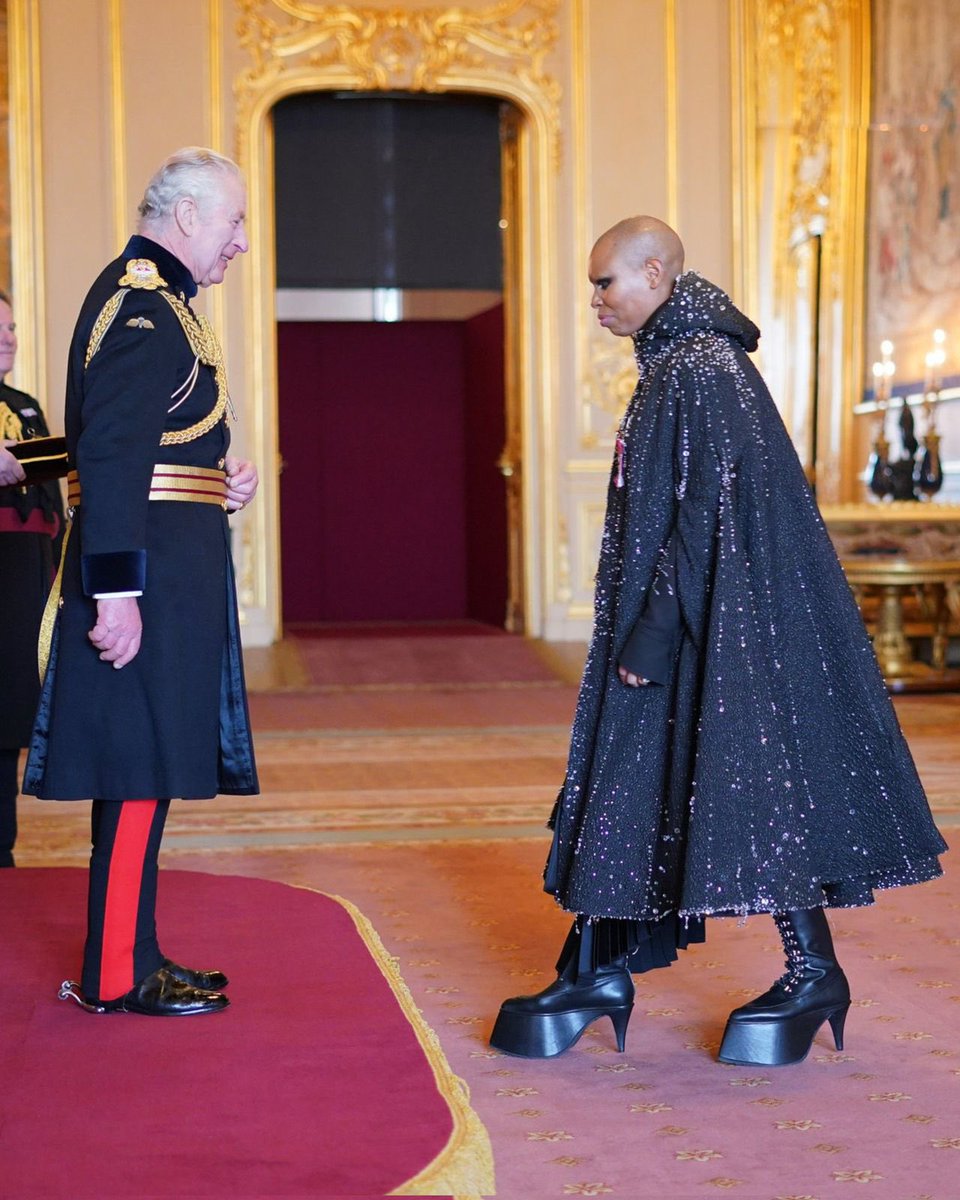 What a picture.

Skin from Skunk Anansie receiving her OBE for services to music from King Charles at Buck Palace today.