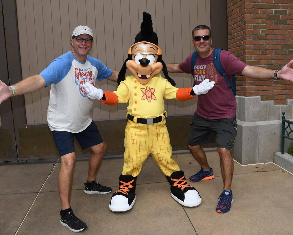 disourdream's tweet photo. Love that Max is meeting in Hollywood Studios. What a great day it was.
#powerline #max #thegoofymovie #disneycharacters #disneycharacter #hollywoodstudios #disney #disneyworld #Waltdisneyworld #disneygram #disneyig #disneyinstagram #disneyinsta #instadi… https://t.co/5OlAIdRZP4 https://t.co/kZES9SH2Sk