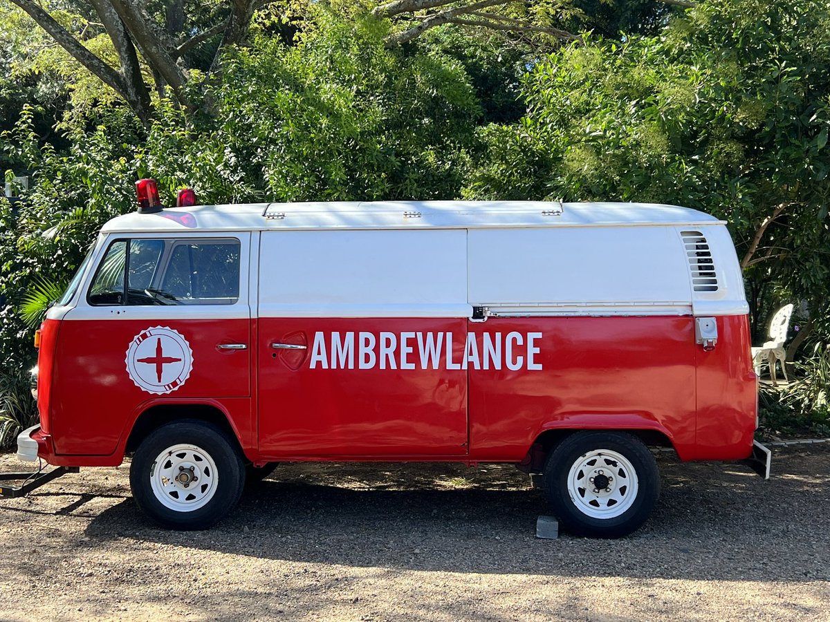 stillsurfing69's tweet photo. Every neighborhood needs one of these 😎.

#ambrewlance #beeroclock https://t.co/9yRrGSsHiX