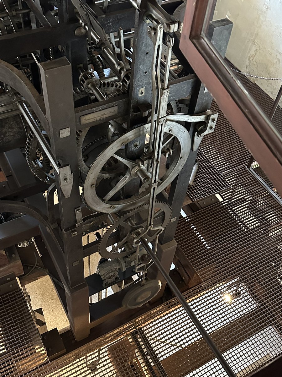 Amazing to see the mechanics operating the actual time keeping, plus the astronomical clock, the Moors on the top and the “digital” clock #venice