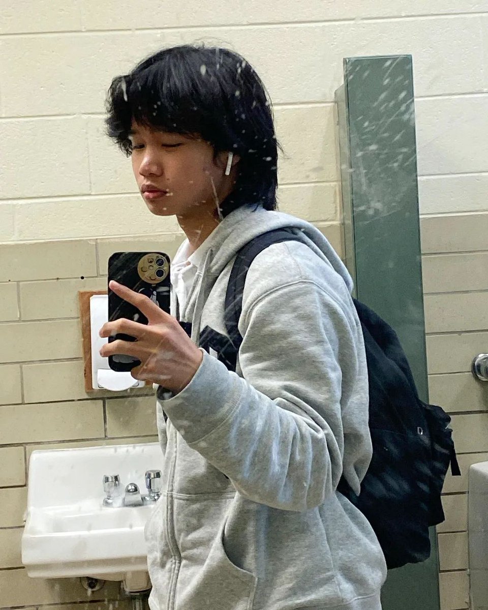 Idk yet
#gay #gayboy #gayasianboy #LGBTQIABeauty #lgbtqtwitter #LGBTQIAofWinter #lgbtqofFebruary