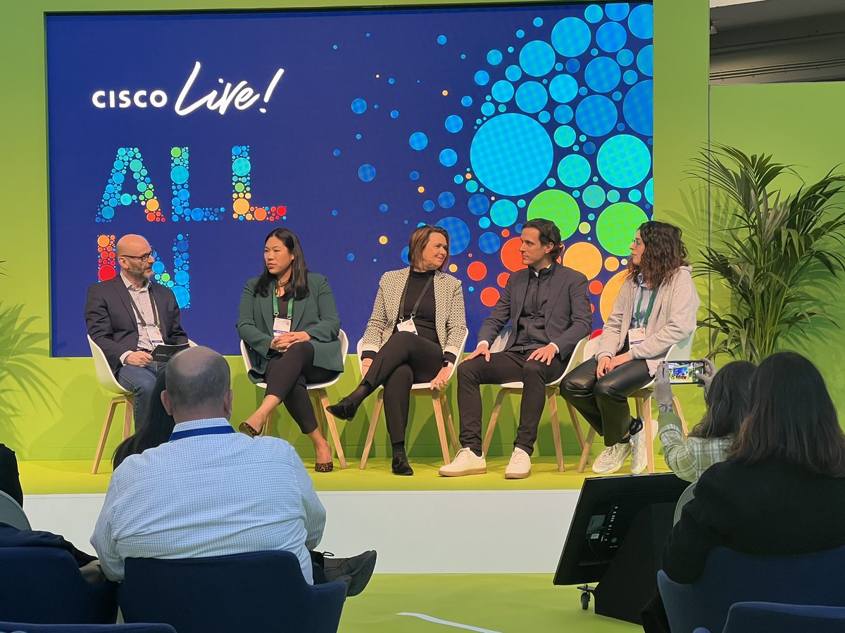 Amazing session with <a href="/pwolfend/">Phil Wolfenden</a> <a href="/Jose_VanDijk/">Jose Van Dijk</a>, Remi Durand, Lorissa Hortin and Angeliki Papathanasiou #mentoring #upliftingdiversity #selfawareness #WomenofCisco #CiscoLiveEMEA