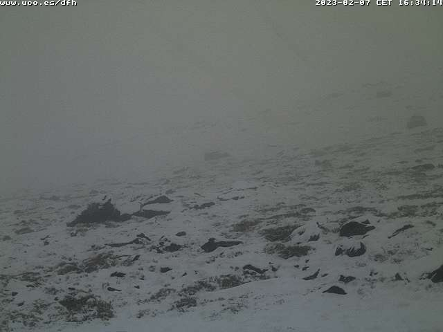 NevadaNieve's tweet photo. Nevando en #RefugioPoqueira https://t.co/2nOMpaFm5L