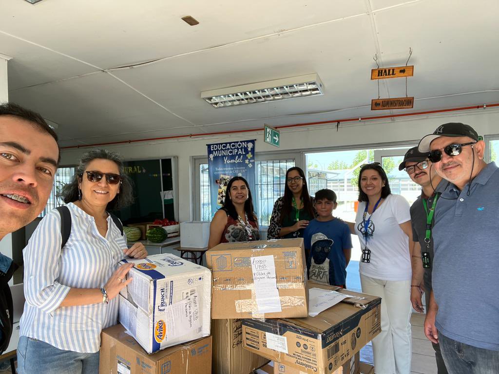 BenitoUmana's tweet photo. Hoy salimos temprano junto a la Vicerrectora y Egresadas de psicología @ubbchile en ayuda de Yumbel. Esto en coordinación y petición de la Delegación Presidencial. https://t.co/ks3qeusIrU