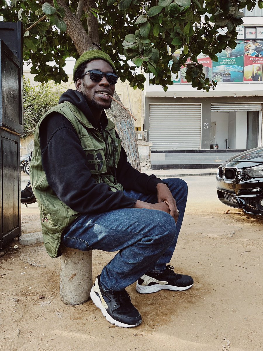 xelkoom's tweet photo. Bul nangu ni Yàlla jeex na si yaw saa yoo xoolee gis Ni muy agsee si yaw.
#photo #city #senegal #dakar #galsencreatives #sky #beauty #nice #lifestyle #design #portraitart #praying #culture #girl #blackskinmodel #mode #fashion #see #obscur #clothes #shootday #streetshoot https://t.co/MlzwKyrccj