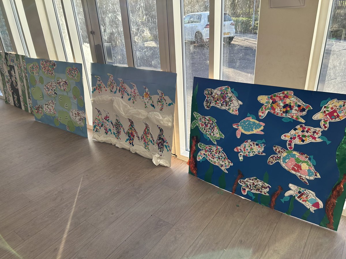 MenstriePrimary's tweet photo. Art gallery open for families to visit this evening and on Thursday for parents night. Showcasing our work for #languageweekscotland 🏴🎨 Come visit the gallery in ‘The Studio’ https://t.co/jflHrX9GxH