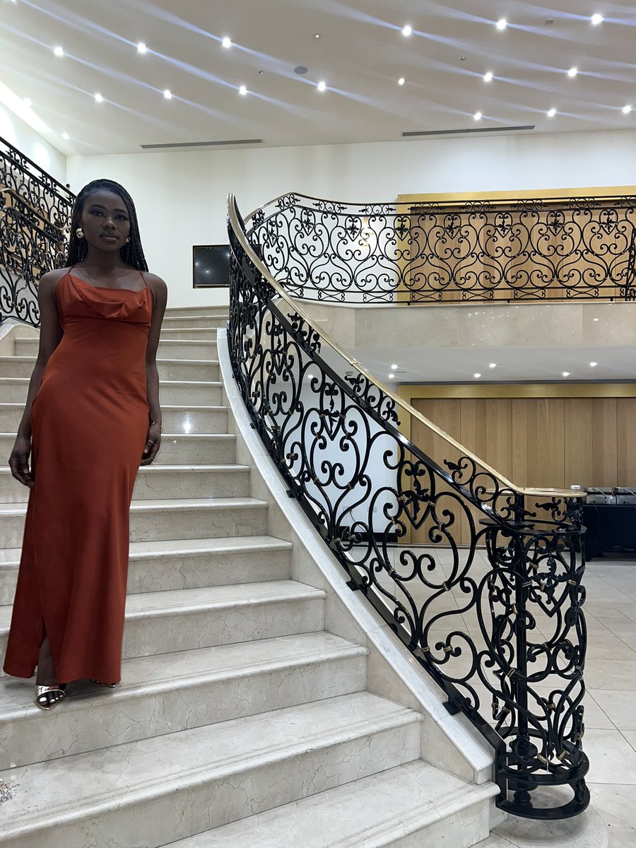 Naomikratess's tweet photo. Orange was made for me 🥹. https://t.co/p12Lh88Uy7