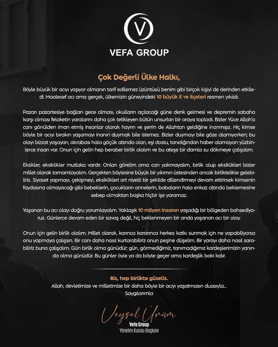 Gün birlik olma günüdür. Gün; görmediğimiz, tanımadığımız kardeşlerimizin yanında olma günüdür. Bu günler öyle ya da böyle geçer ama kardeşlik baki kalır.
 
Biz, hep birlikte güzeliz.

Allah, devletimize ve milletimize bir daha böyle bir acıyı yaşatmasın duasıyla...

Saygılarımla