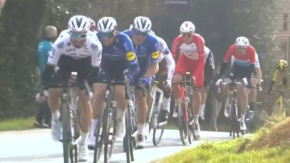 Skyblu40's tweet photo. Ojo a la Strade este año: Será el debut de Van der Poel y Van Aert que no fueron el año pasado, y correrán también Alaphilippe y Pogacar, que no tuvieron su mejor año en 2022.
PUEDE SER UNA DE LAS MEJORES CARRERAS DEL AÑO.
🔥🔥🔥
#StradeBiache https://t.co/eo6SIrvQzp