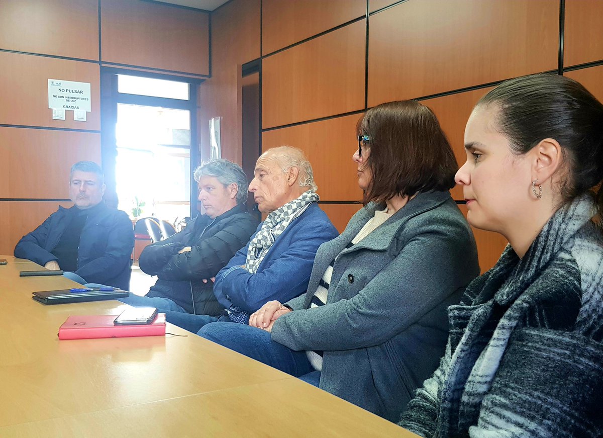 UnidosporLPGC's tweet photo. #ElSebadal se configura como uno de los principales motores económicos de la ciudad de Las Palmas de Gran Canaria.
Esta mañana nos hemos reunido con parte de sus representantes para conocer sus reivindicaciones, y trasladarles el modelo de #ciudad en el que estamos trabajando. https://t.co/i1cTKQwQEb