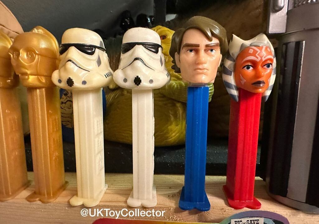 UKToyCollector's tweet photo. A small selection from my #StarWarsPez collection. #PEZ
A photo from inside my very messy #StarWarsCollectionRoom 😁 Check out my YouTube link for loads of #StarWarsCollectionRoomVideos
#StarWars
#StarWarsFan
#StarWarsFanSince1977
#UKStarWarsCollect… https://t.co/FJfGIFM5yZ https://t.co/3Gv2pUtmIp