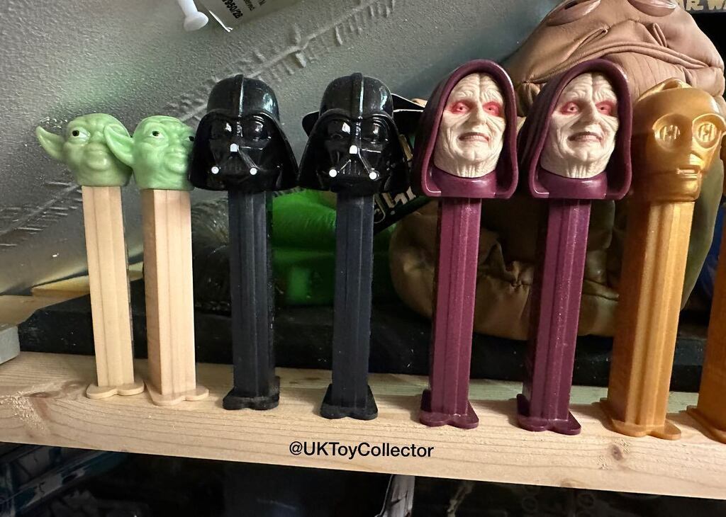 UKToyCollector's tweet photo. A small selection from my #StarWarsPez collection. #PEZ
A photo from inside my very messy #StarWarsCollectionRoom 😁 Check out my YouTube link for loads of #StarWarsCollectionRoomVideos
#StarWars
#StarWarsFan
#StarWarsFanSince1977
#UKStarWarsCollect… https://t.co/NiH6MTVS2O https://t.co/cxTn7XV6tQ