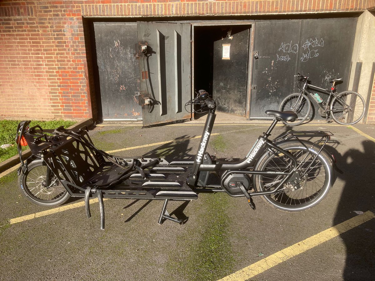 Sad to hear LB Hackney have had their excellent Urban Arrow XL stolen, yesterday from Dalston area, late morning. Tracker removed. Vital equipment getting bikes to local schools for @BikeabilityUK training. 😞 @hackney_cycling @hackneycouncil @StolenRide @StolenBikes_UK
