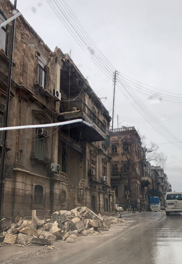 Educo_ONG's tweet photo. 🔴ÚLTIMA AHORA La cifra de fallecidos a causa del terremoto en Turquía y Siria se eleva a 5.000 y según la ONU será de 20.000.

Ya estamos distribuyendo materiales de primera necesidad en el norte de Siria, donde estamos como parte de @ChildFundAll desde que empezó la guerra. https://t.co/WbeHN1Iw4s