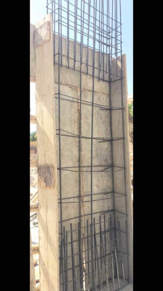 Solda Avrupa’da bir merdiven
Sağda Türkiye’de bir kolon