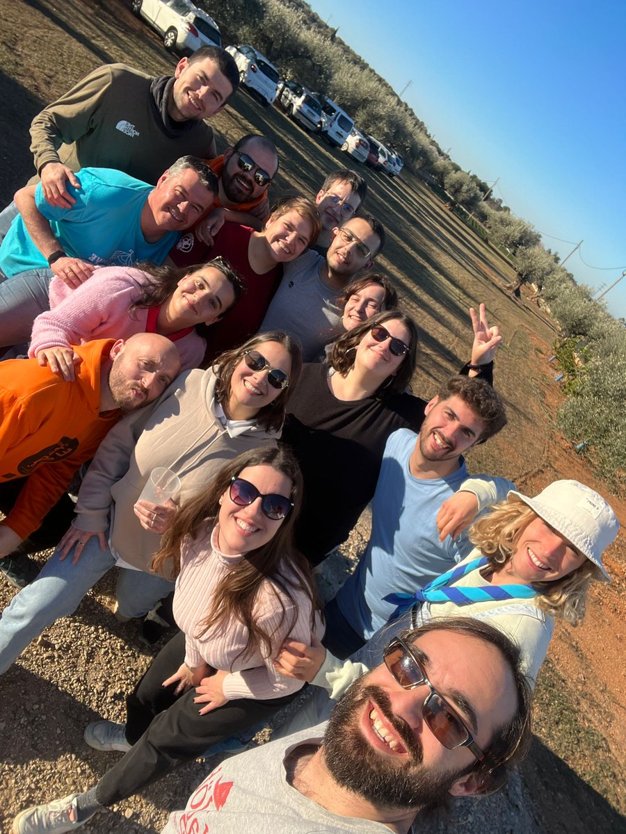 El #SomMoviment també viu en l'equip que formem!🤩 Gràcies per compartir el bon diumenge de treball, debat, fites i cohesió, seguit de l'#AGOMCECC23, on s'aprovà el rumb d'<a href="/esplaisMCECC/">Moviment de Centres d'Esplai Cristians Catalans</a> per l'any 2023!🧡 Moltíssimes gràcies per l'acollida <a href="/Martaa23_/">Marta Estellé</a>, Francesc i @jfmorenoros!😉