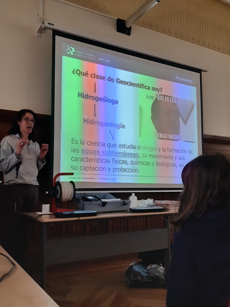 IGME1849's tweet photo. Ahora Olga García, del #IGME, descubriendo a qué se dedica 👉🏽#Hidrogeología #11F_Geocientificas23 #11f #IGME_CSIC #IGEO #ASGMI #mujeryniñaenlaciencia https://t.co/vIMU0n1Lau