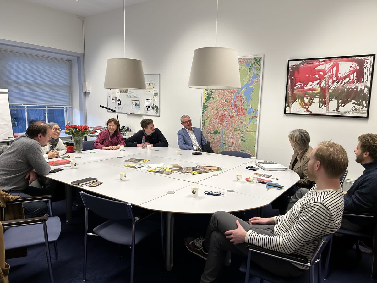 Mooi overleg met Haarlemse PvdA raadsleden #ericabastiaans en #maartenwiedemeijer, oa over de woningbouwopgave, de opwek van groene energie, groene verwarming van de woningen en bereikbaarheid #pvdanh #pvdahaarlem #tourdeprovence