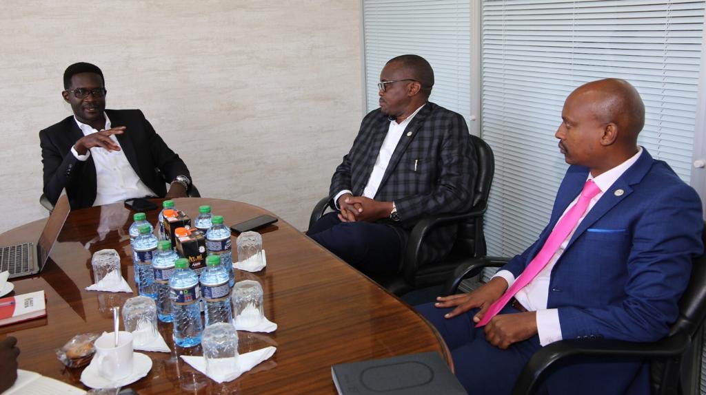 Mwanyotalewela's tweet photo. Courtesy call to the Director General-Communications Authority. We discussed amongst other things, collaboration on matters: promotion of .KE, thought leadership events,cybersecurity, government digitization and IPV6. #collaboration https://t.co/2obhhIbbuR