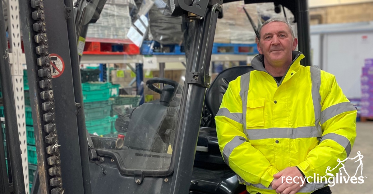 Another friendly face...meet Keith, our new in-house training instructor👋 Keith is already busy training our programme participants, staff and volunteers. He'll also be supporting some of our prison partners, delivering external training. Learn more here: recyclinglives.org/news/skills-bo…