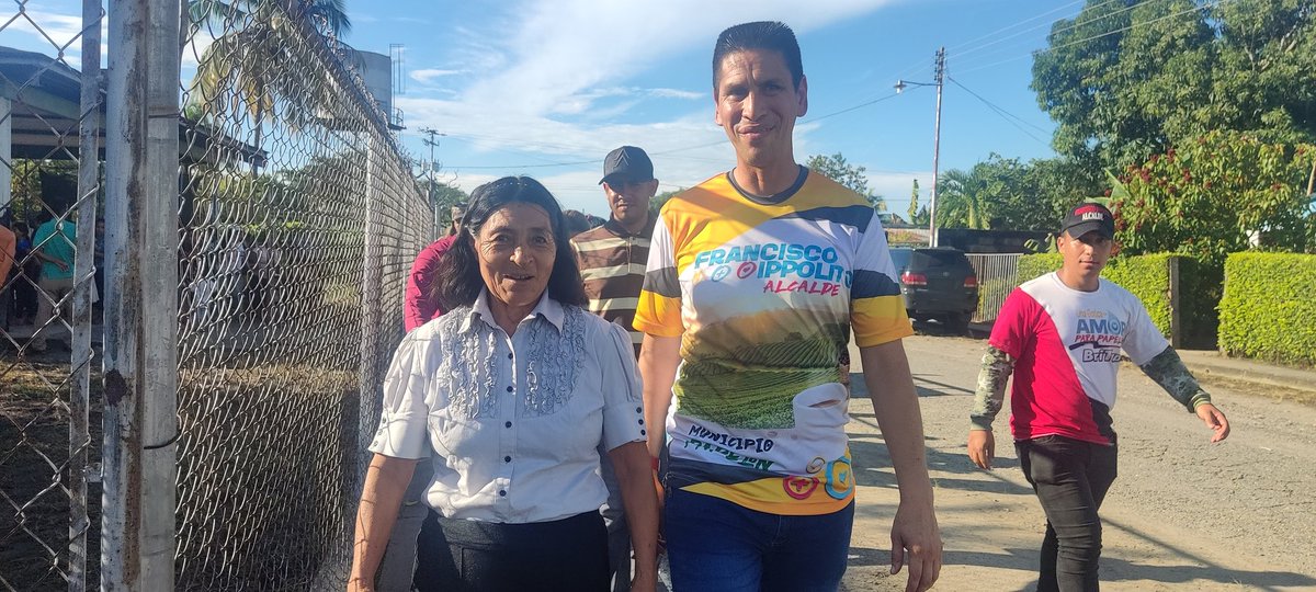 Debemos continuar impulsando la 
organización popular porque todo esto, ustedes lo saben, está inscrito en una estrategia central de la Revolución 
Bolivariana. 
#ComunaYProducción 
<a href="/NicolasMaduro/">Nicolás Maduro</a> @TupamaroMRT <a href="/HectoRodriguez/">Héctor Rodríguez C.</a> <a href="/dcabellor/">Diosdado Cabello R</a> 
#VenezuelaMonumental