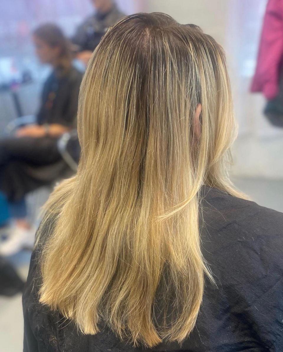 That full highlight and platinum glaze by Sydney! 💎_____________________
Click the link in our bio to book your appointment online!
_____________________
#atlanta #atlantahair #balayage #hair #redken #atlantahairstylist #olaplex #fullhighlight #platinumblonde #platinumglaze