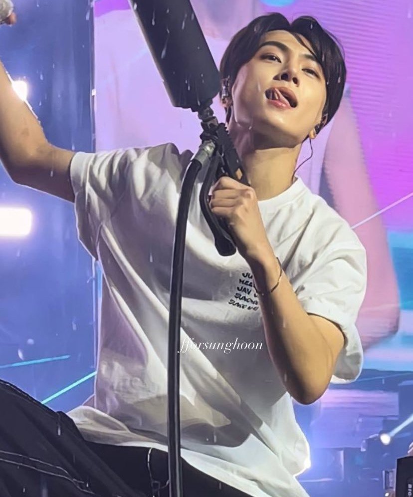 0420MEDIA's tweet photo. oh wow... #enhypen_jay https://t.co/DjRM1oOtl0