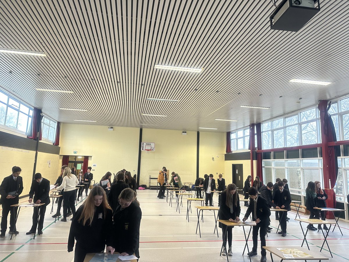 patjamiso049's tweet photo. 5 x Fun Maths workshops with years 8,9 and 10 at Brownlow Integrated College. https://t.co/8Hcbg8y3PT