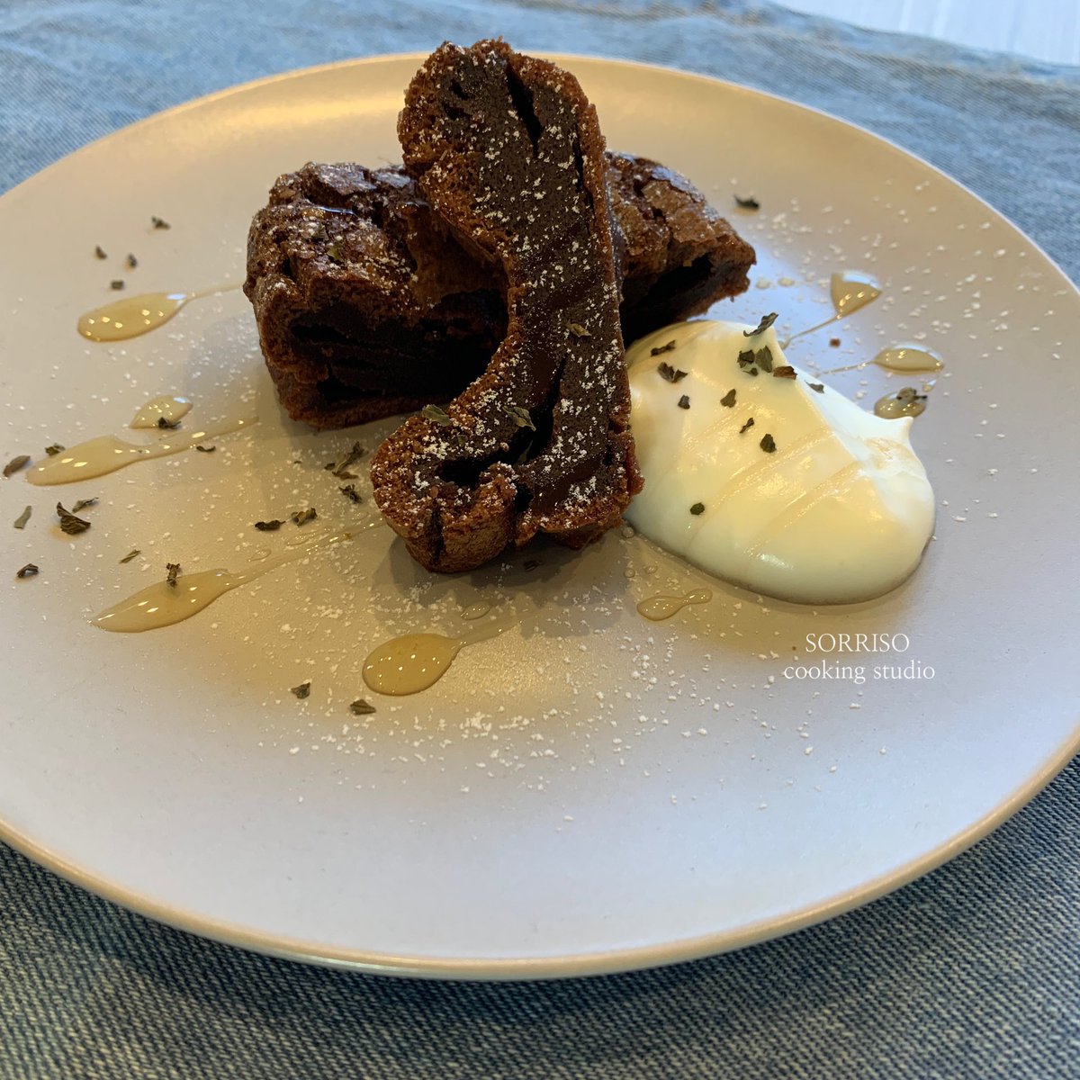 バレンタインレシピ
至高のガトーショコラ

バレンタインデーが近づいてきました！
皆様大事な人にガトーショコラ贈りませんか？

外サク中ふわのガトーショコラとても美味しいですよ♪

是非ソッリーソへお越しください！
お待ちしております♪

岐阜市徹明通5-12-10
09012739663