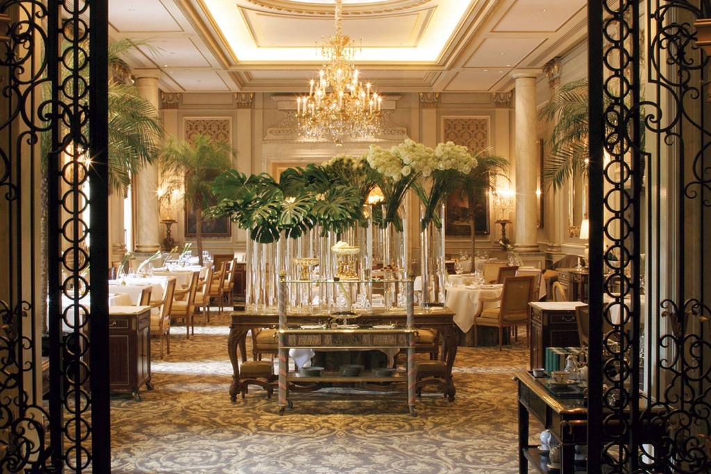 Le Cinq, Paris
By Christian Le Squer, is synonymous with the apex of French modern and elegant cuisine paired with the rarest wines selected by award-wining Head Sommelier Eric Beaumard. Its three Michelin stars are a reflection of the gastronomic experience of a lifetime.