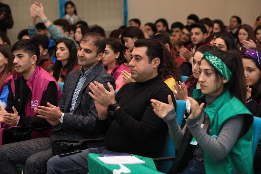 NaftalanGII's tweet image. "Gənc Liderlər üçün Qış Universiteti"nin dördüncü günündə layihə iştirakçıları ilə səmimi görüş baş tutub.

#davam2023 #davamgenclerherekati #AZGF