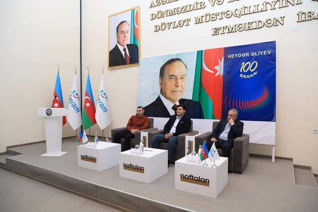 NaftalanGII's tweet image. "Gənc Liderlər üçün Qış Universiteti"nin dördüncü günündə layihə iştirakçıları ilə səmimi görüş baş tutub.

#davam2023 #davamgenclerherekati #AZGF