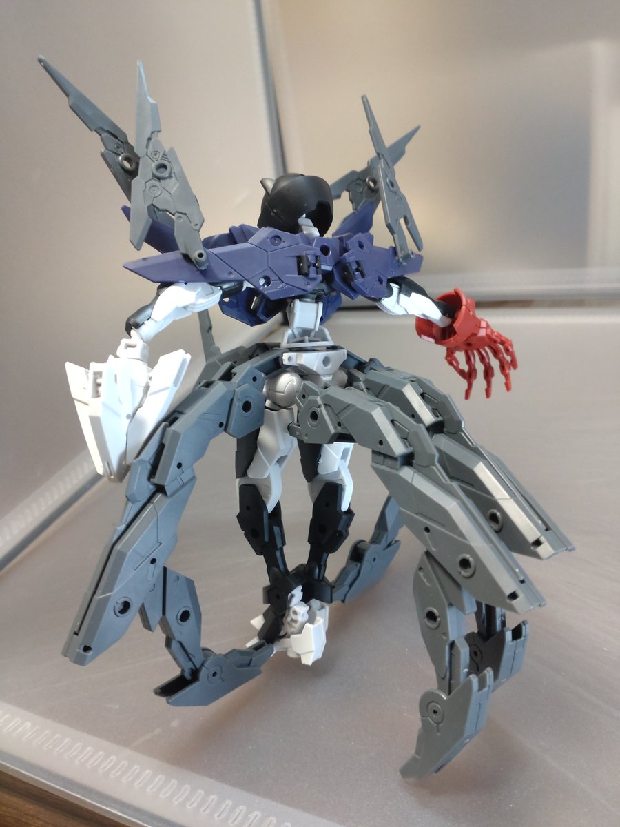 LECROSSBONES's tweet image. #30MM宇宙戦 
#マクシオン軍
#30MM
スキュラ
高速機動戦特化のカスタム機体
下半身の五本ものフレキシブルブースターにより高い運動性と機動力を持ち、推力を整理した高機動モードに変形できる
高速で戦場に分け入りすれ違うあらゆる物を切り裂いていく