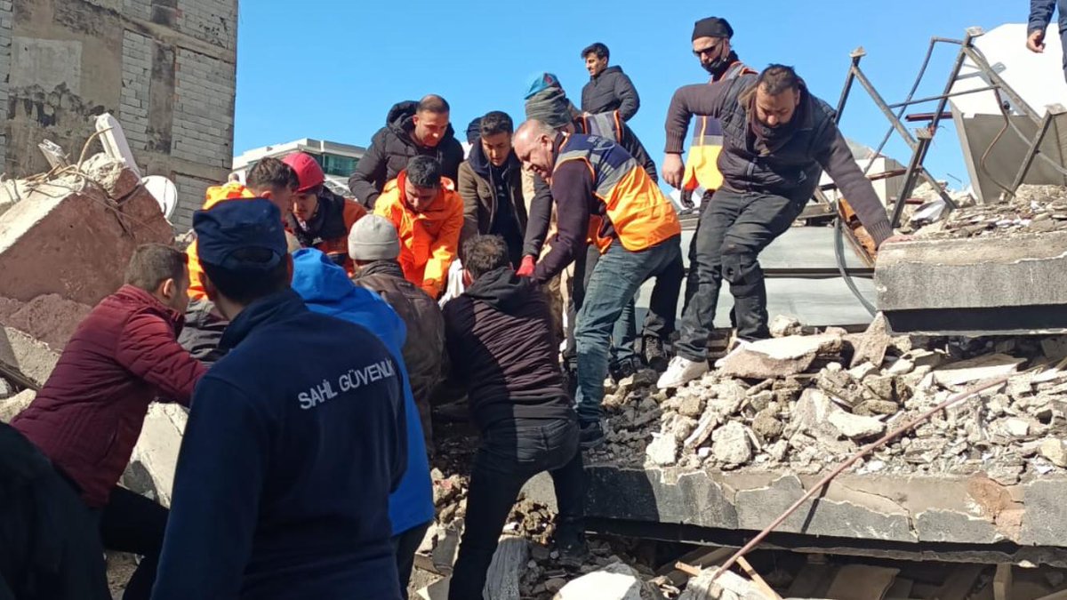 edirneilmemisgb's tweet photo. 📍Hatay / İskenderun 
Edirne MEB-AKUB Arama ve Kurtarma Birliği Ekibimizin 16 üyesi depremden etkilenen Hatay-İskenderun bölgesinde arama kurtarma çalışmalarına başladı.
@tcmeb @mebisgb @edirne_valiligi 
@Edirne_MEM @OzilLevent @ozkan_meb @Dr_Onderarpaci https://t.co/RWB35vOEjf