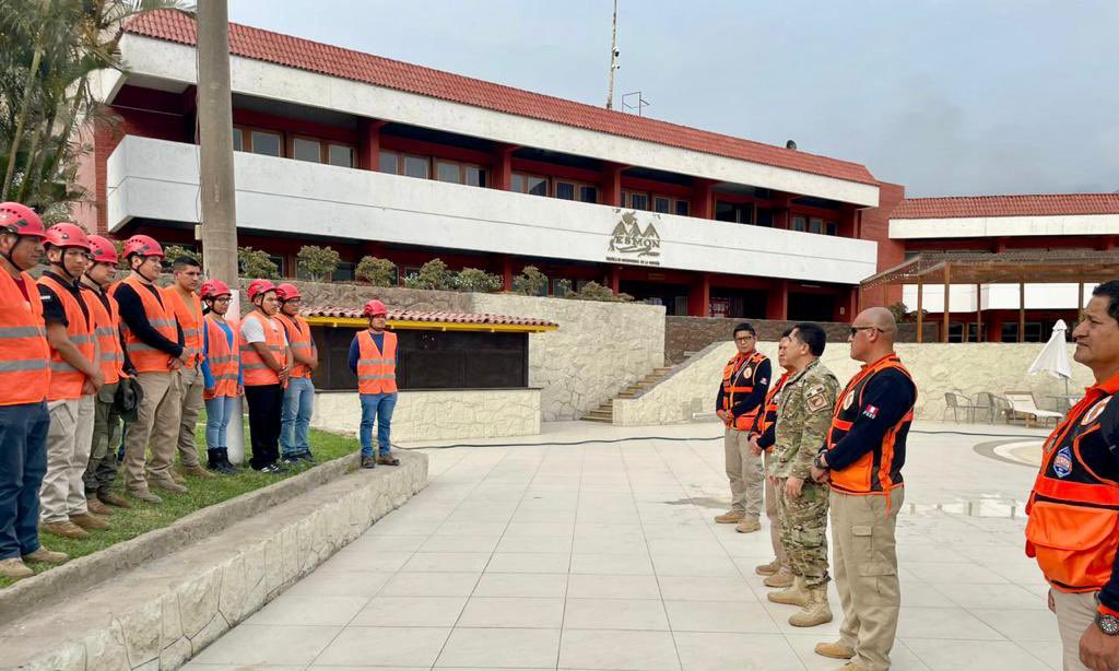 fapperu's tweet photo. #NoticiaFAP | Concluyó el Curso de Formación de la Brigada Operativa para Emergencias y Desastres (BOED) que se desarrolló en la Escuela de Supervivencia en la Montaña (ESMON) con la participación de siete instructores del INDECI y dieciocho alumnos. (1/2) https://t.co/OgYV9ZKogm
