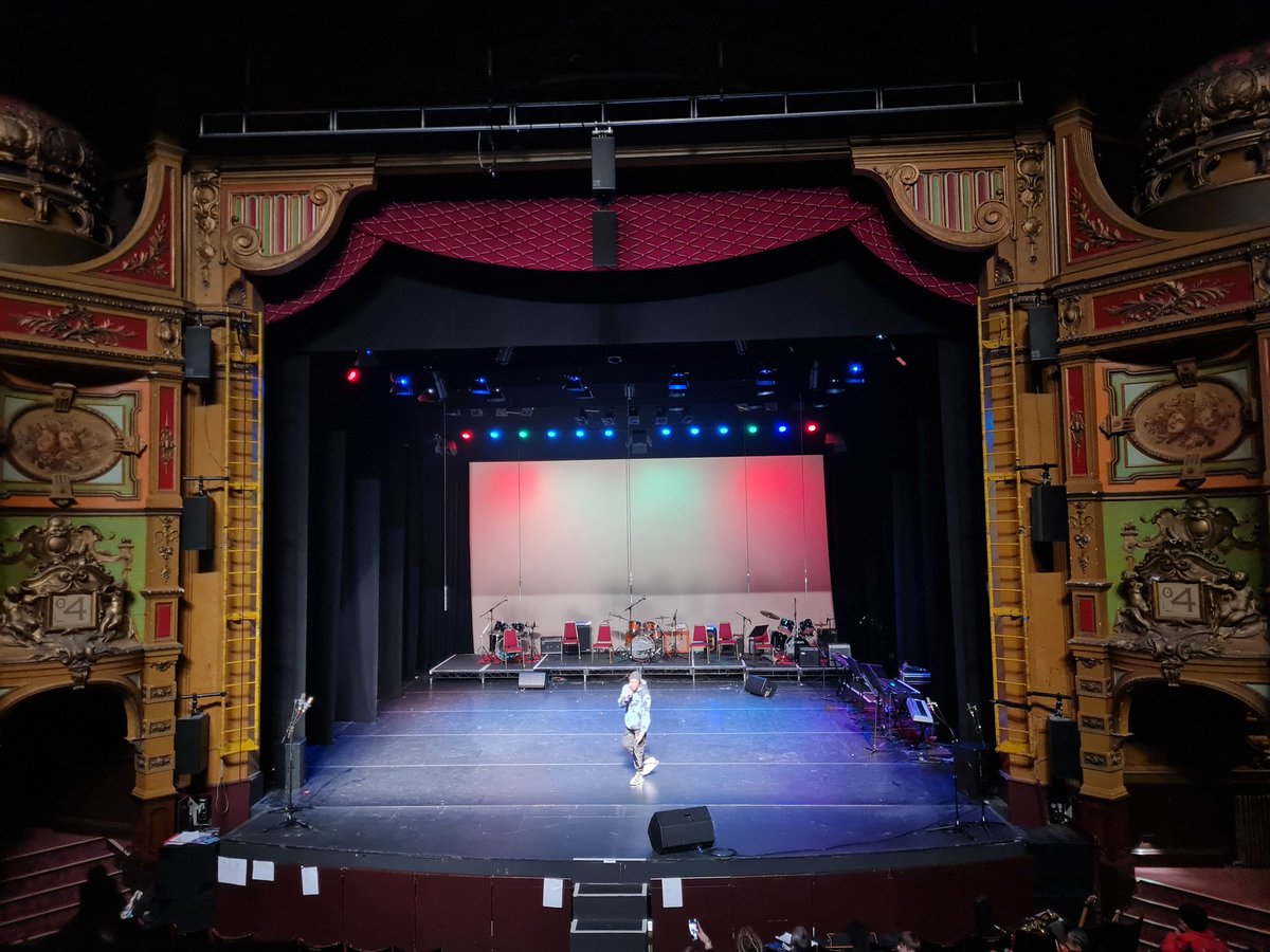 It was an epic night last week at <a href="/HackneyEmpire/">Hackney Empire</a> for <a href="/hackneymusic/">HackneyMusicService</a>'s Gala &amp; MMAs. Some incredible performances, &amp; so proud of our Music Service &amp; the work they do with our schools to support young people in pursuing their dreams &amp; their passion for music by building inclusion.