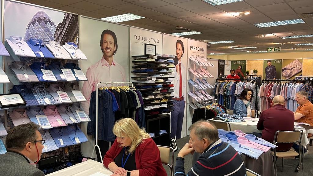DoubleTWOshirts's tweet photo. It's the last day to catch us at INDX Man! Make sure to pay us a visit at Stand P540 before 4pm today, where our friendly team will be excited to welcome you. 👔
#DoubleTwo #MensFashion #INDXMAN #INDXFashion #Menswear https://t.co/ORP9BaMd97