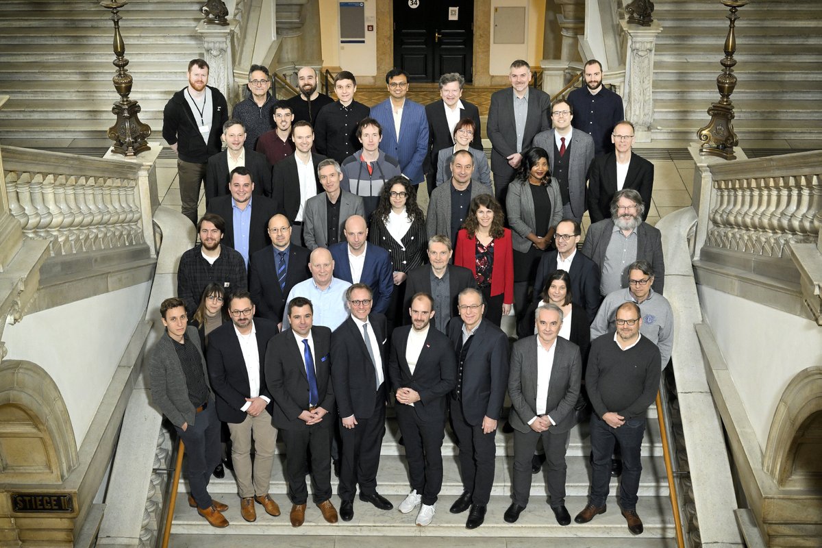 csunivie's tweet image. 📸🇪🇺 Eindrücke vom EDDIE-Kickoff (1.2.2023)- Mitinitiator Oliver Hödl,  Dekan Gansterer und Prof. Reichl beim erfolgreichen Start der EU Initiative für einen gemeinsamen europäischen Energiedatenraum koordiniert vom @AITtomorrow2day ℹ️👇is.gd/eddie_kickoff  #energydataspace