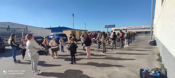 cristo_perdon's tweet photo. Todos los domingos, nuestros chicos y chicas de la banda, le dan caña a los tambores, bombos y timbalas, logrando unos grandes resultados¡¡ Bravo chic@s¡¡ Un gran trabajo¡¡👏👏🐥🐣🥁 @cristo_perdon https://t.co/5b5KKDrlKK
