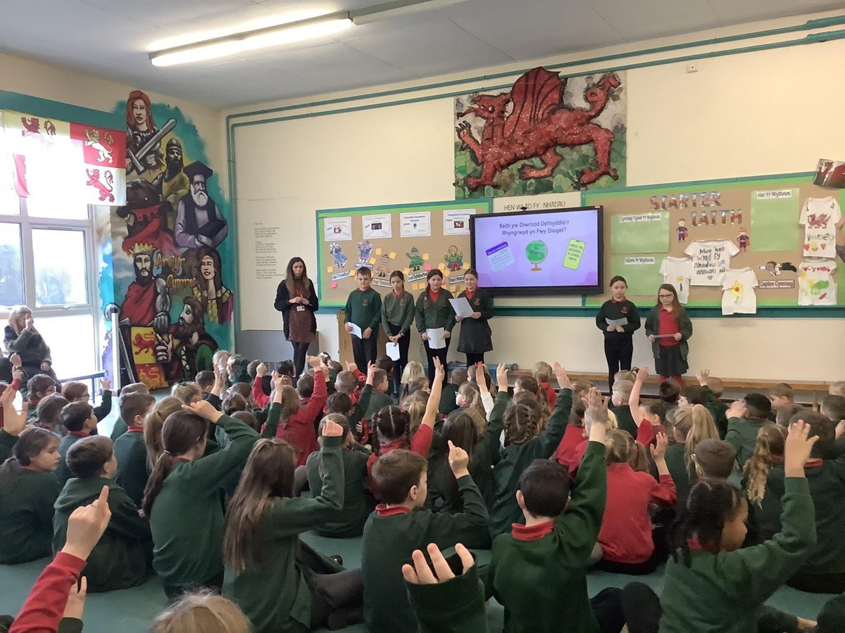 MorfaRhianedd's tweet photo. Diolch yn fawr i’r Dewiniaid Digidol am roi gwybodaeth i ni heddiw am sut i gadw’n ddiogel ar lein. 

A big thank you to our Digital Wizards for sharing information in the service today about how to keep safe online.

#SaferInternetDay2023 #SID2023 https://t.co/na0rECJ1JM