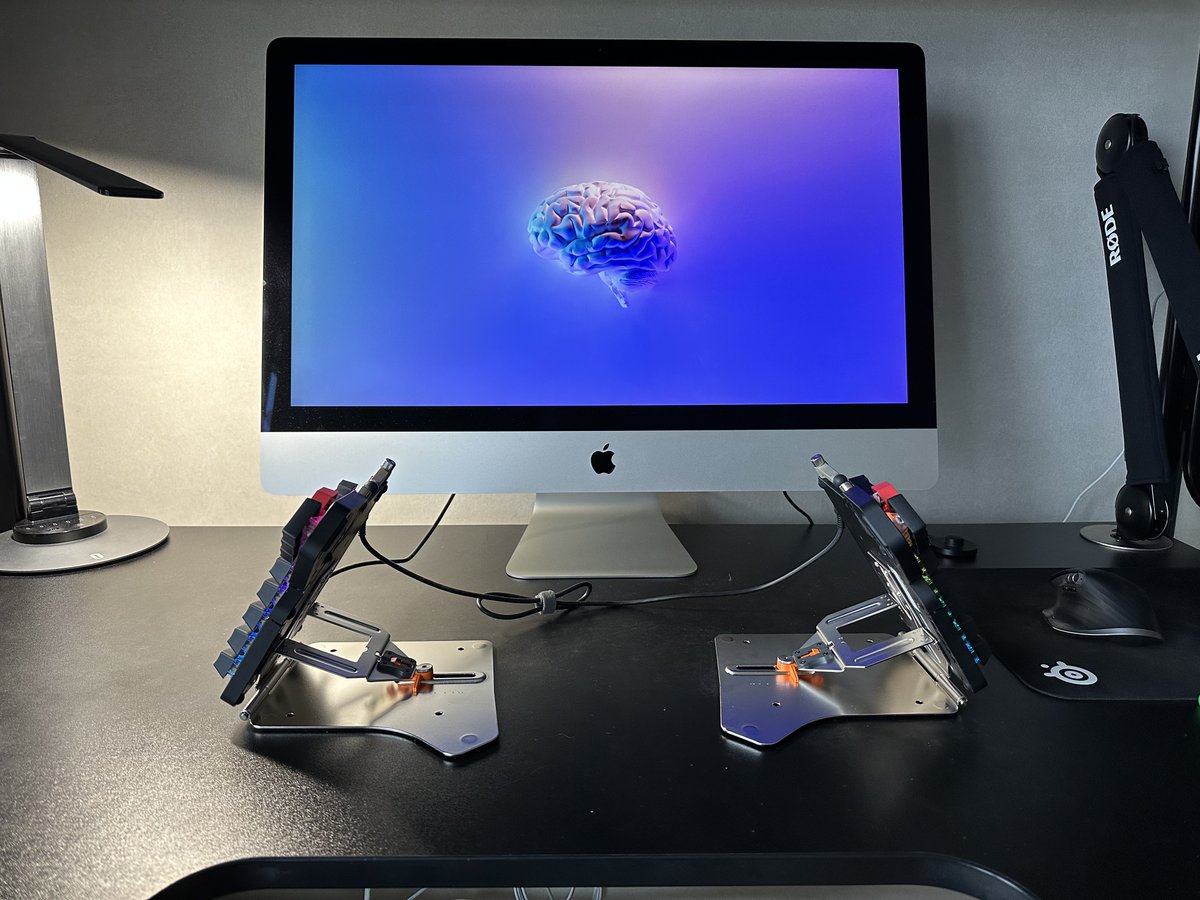 Ready to pilot my second brain with my new platform for the moonlander keyboard.

Thanks <a href="/ErgoDoxEZ/">ErgoDox EZ</a>