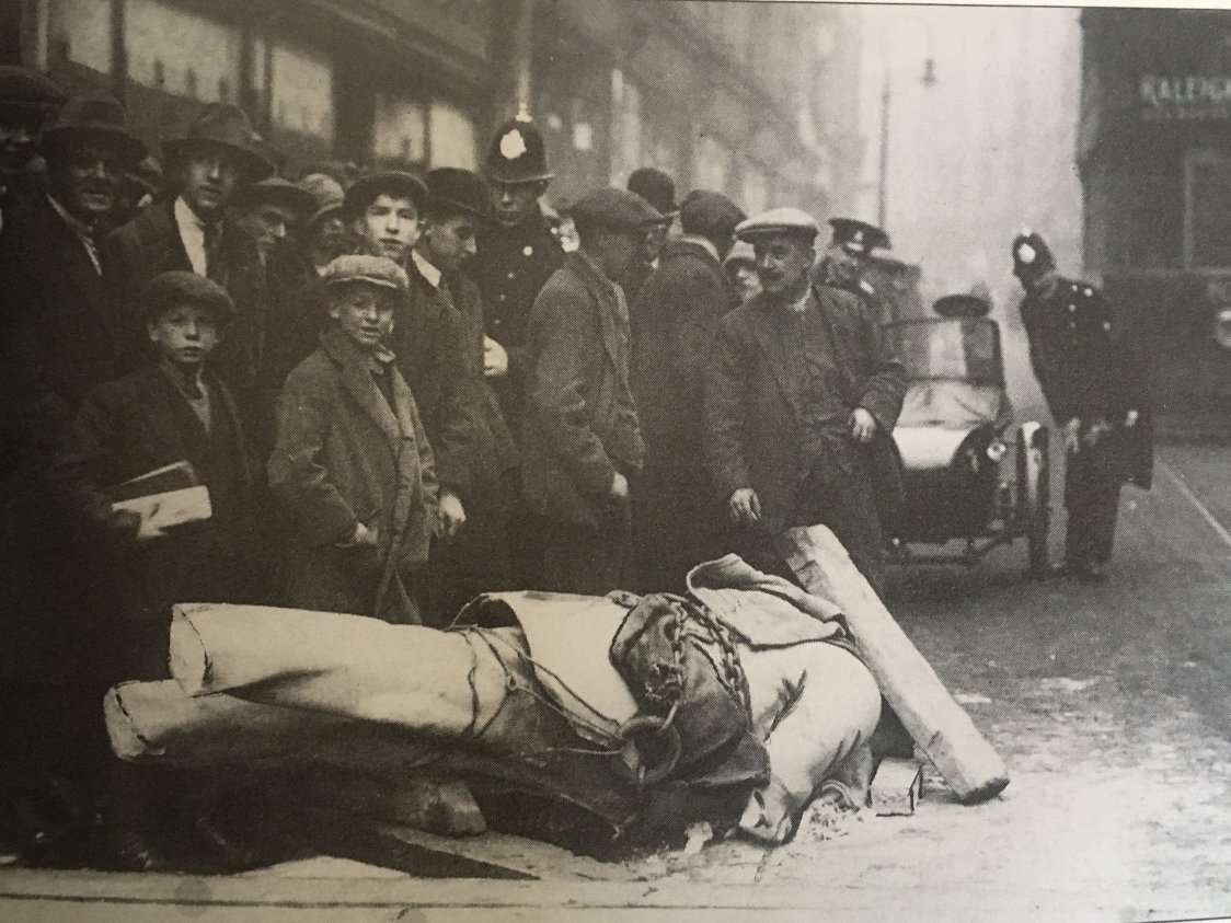 No1tingham (@no1tingham) on Twitter photo The broken statue of Samuel Morley, Lister Gate, #Nottingham, 1927. The marble statue stood in Theatre Square but became a traffic hazard and was removed. The statue fell from a lorry en route to its new home in the Arboretum and was damaged beyond repair. Credit: <a href="/NottinghamPost/">Nottingham Post</a> The broken statue of Samuel Morley, Lister Gate, #Nottingham, 1927. The marble statue stood in Theatre Square but became a traffic hazard and was removed. The statue fell from a lorry en route to its new home in the Arboretum and was damaged beyond repair. Credit: <a href="/NottinghamPost/">Nottingham Post</a>
