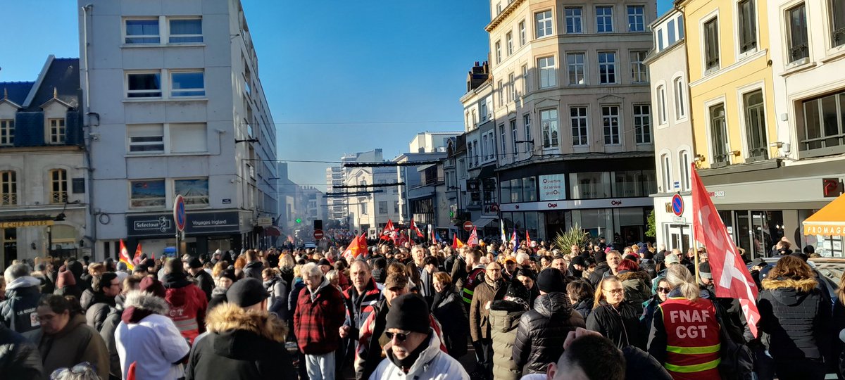 leSNU62twitte's tweet photo. #retraite #3round NON ET TOUJOURS NON À cette #reformedesretraites injuste et brutale ! Manifestation unitaire et massive avec la #FSU ce #7fevrier à #boulognesurmer 💪💪💪 https://t.co/qIC4lupGPw