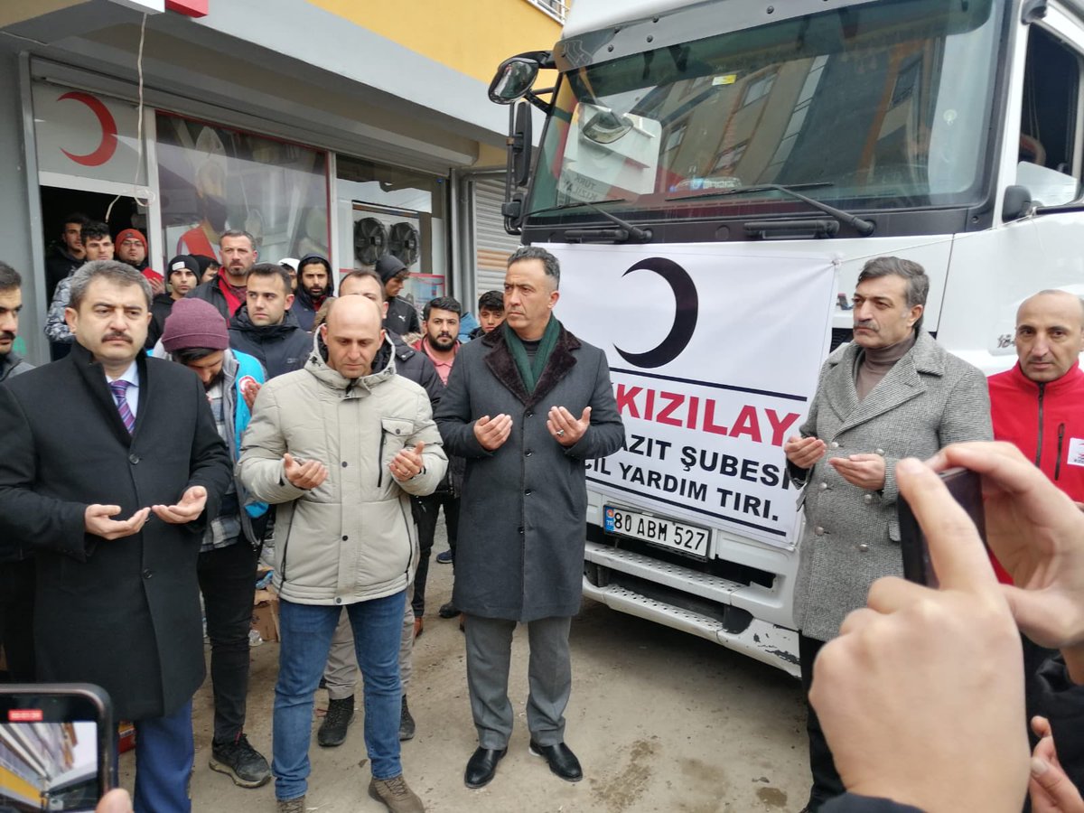 cc_cemalcan's tweet photo. Ağrı İli Doğubayazıt İlçesinde 
T.C. Doğubayazıt Kaymakamlığı 
Kızılay Derneği 
DTSO
İş birliğiyle tapılan Yardım çağrısına halkımız duyarsız kalmadı.
2 Yardım Tırı yola çıktı yardımlar devam etmektedir. 
Şahsım adına Doğubayazıt halkına teşekkür ediyorum. 
DTSO Başkanı Cemal CAN https://t.co/Bd3QheJaGt