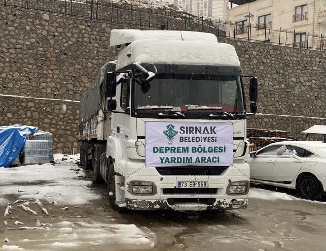 Mehmet_Yarka's tweet photo. ✅İhtiyaç listesine göre hazırlattığımız yardım tırlarımız, depremin yaşandığı bölgelere ulaştırılmak üzere yola çıktı. 
Devletimiz, kurumlarımız ve vatandaşlarımızla birlikte depremin yaralarını hep birlikte saracağız.
#BizBirlikteGüçlüyüz https://t.co/RyqUxWiyh2