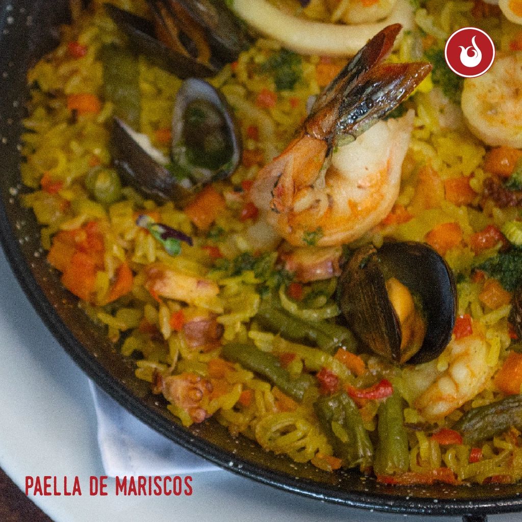 Siroka Restaurante  te invita a disfrutar de una Paella de Mariscos para dos personas.
 con una explosión de sabores únicos que solo Siroka restaurante te lo ofrece.